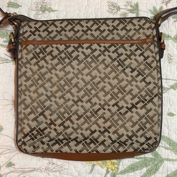 Tommy Hilfiger Monogram Crossbody - Picture 2 of 3